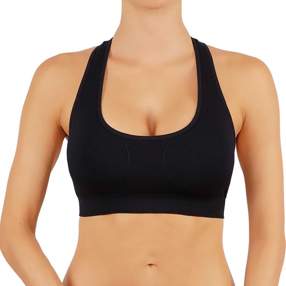 comfortable T-Back design Sports Bra in Black - Picture 3 of 3